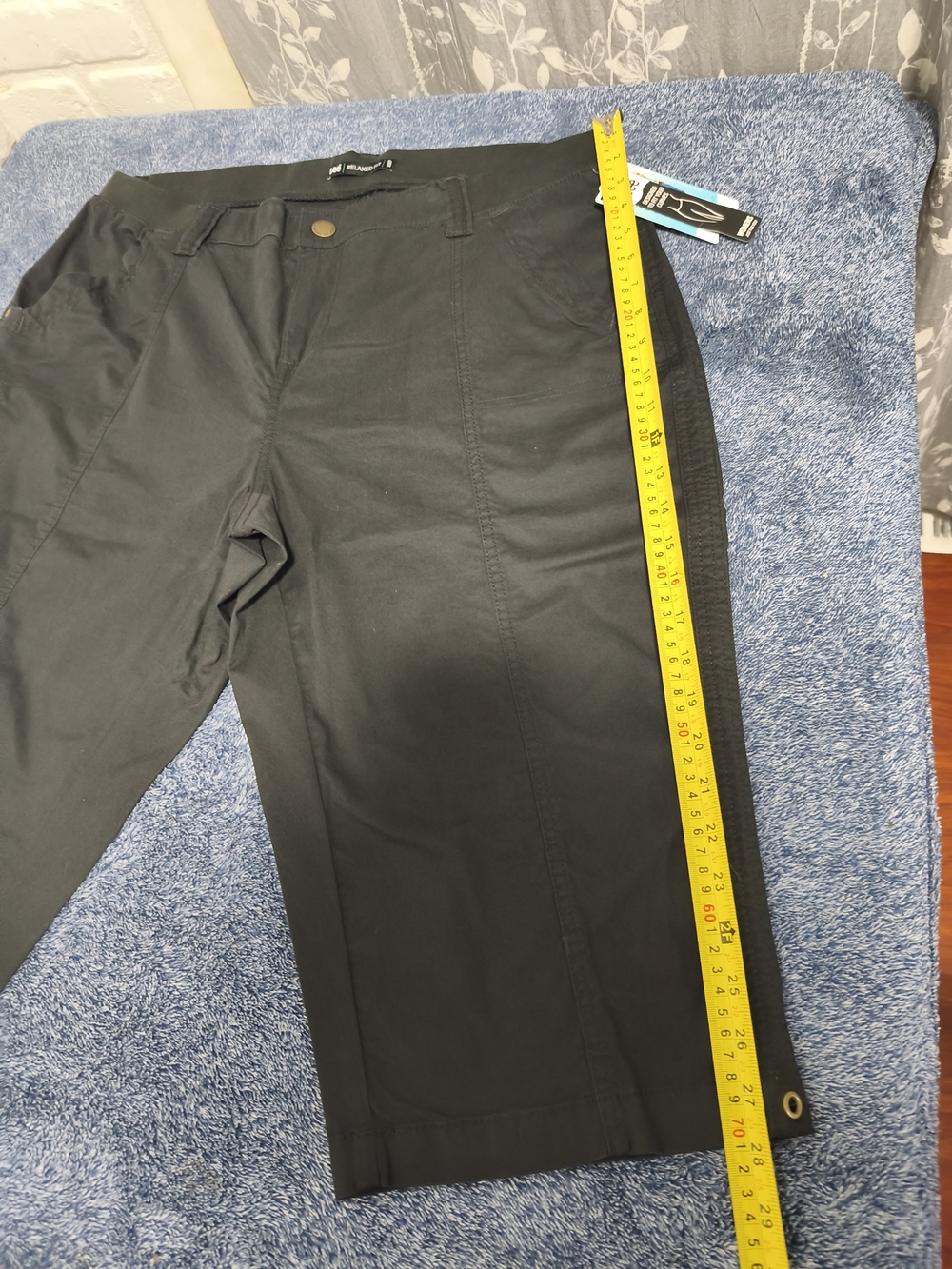 Lee Relaxed Fit Black Capris - Picture 5 of 9